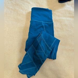 Athleta teal cropped leggings
